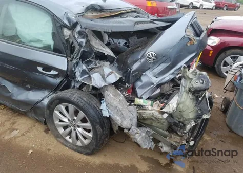 2015 Volkswagen Passat S from USA, damaged, VIN 1VWAT7A34FC028675